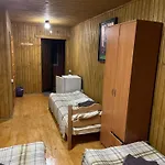 Inn біля річки *