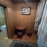 Inn біля річки