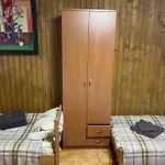 Inn біля річки *