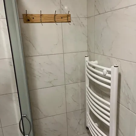 біля річки Nizhniy Studenyy
