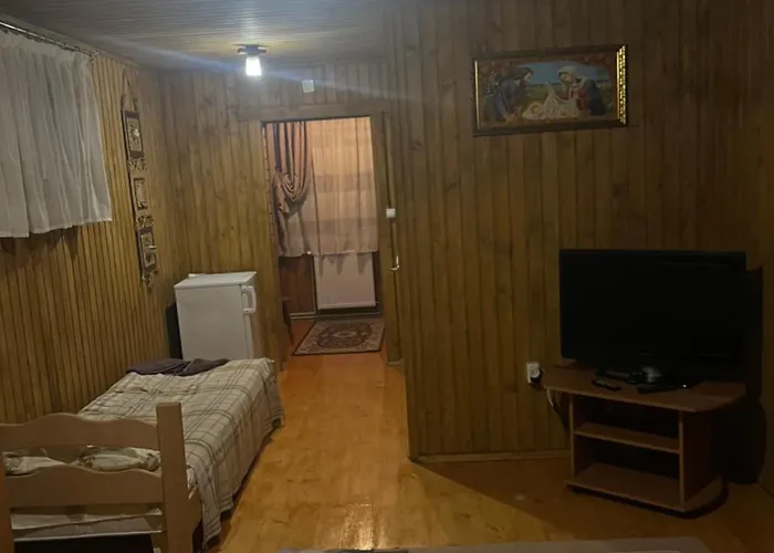 біля річки Πανδοχείο