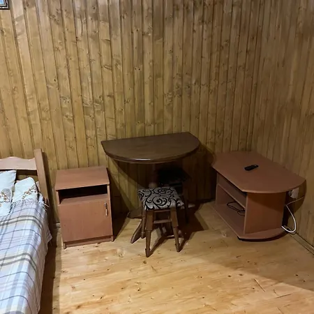 біля річки