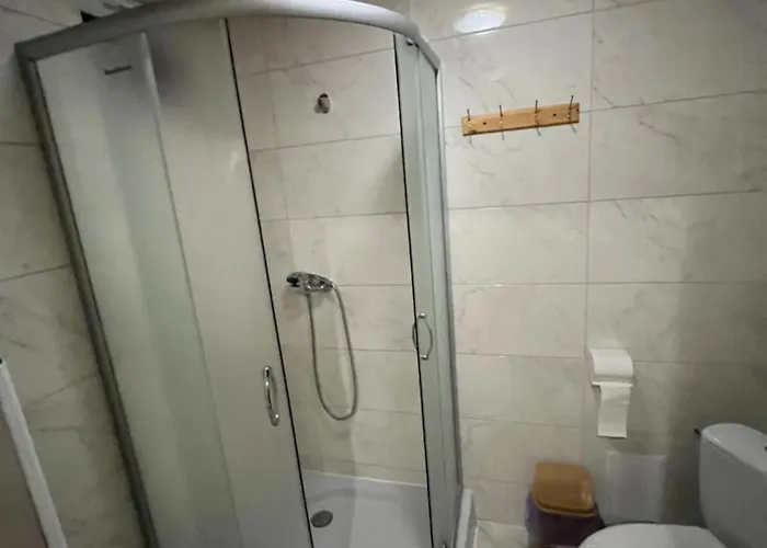 Inn біля річки