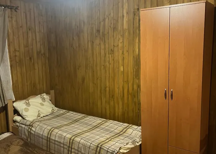 біля річки Inn Nizhniy Studenyy